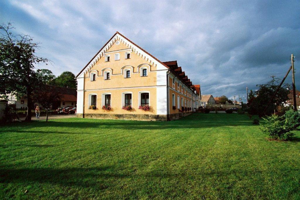Pension U Svateho Jana Градець-Кралове Екстер'єр фото